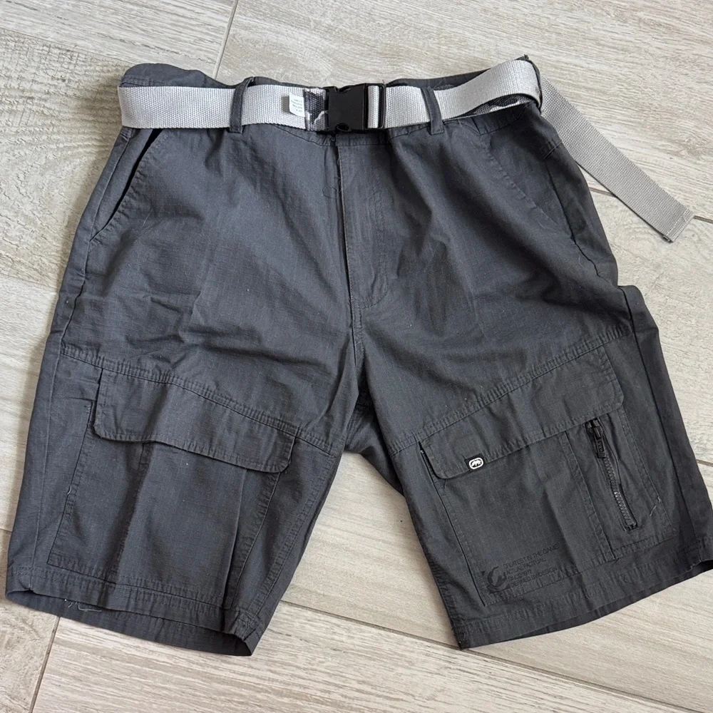 Ecko Unlimited Dark Gray Cargo Shorts with Belt - Picture 1 of 3